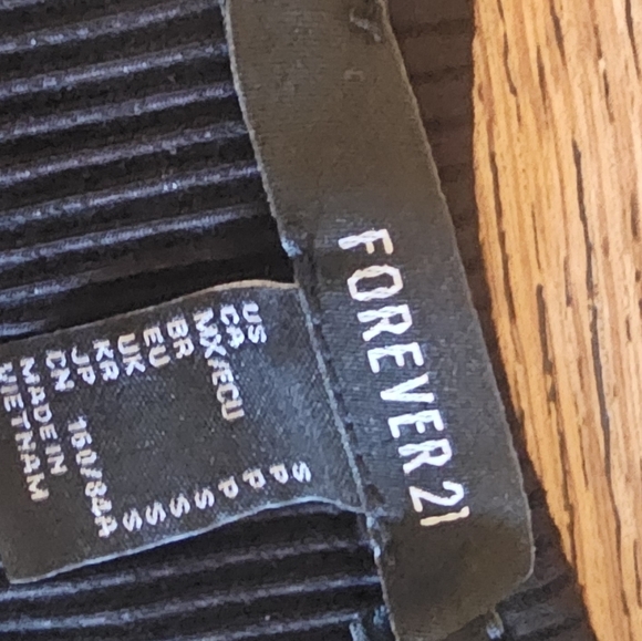 💥Sale Item🏷💲5💥 FOREVER 21 Black Ribbed Star Tank Top Size S - Picture 2 of 2